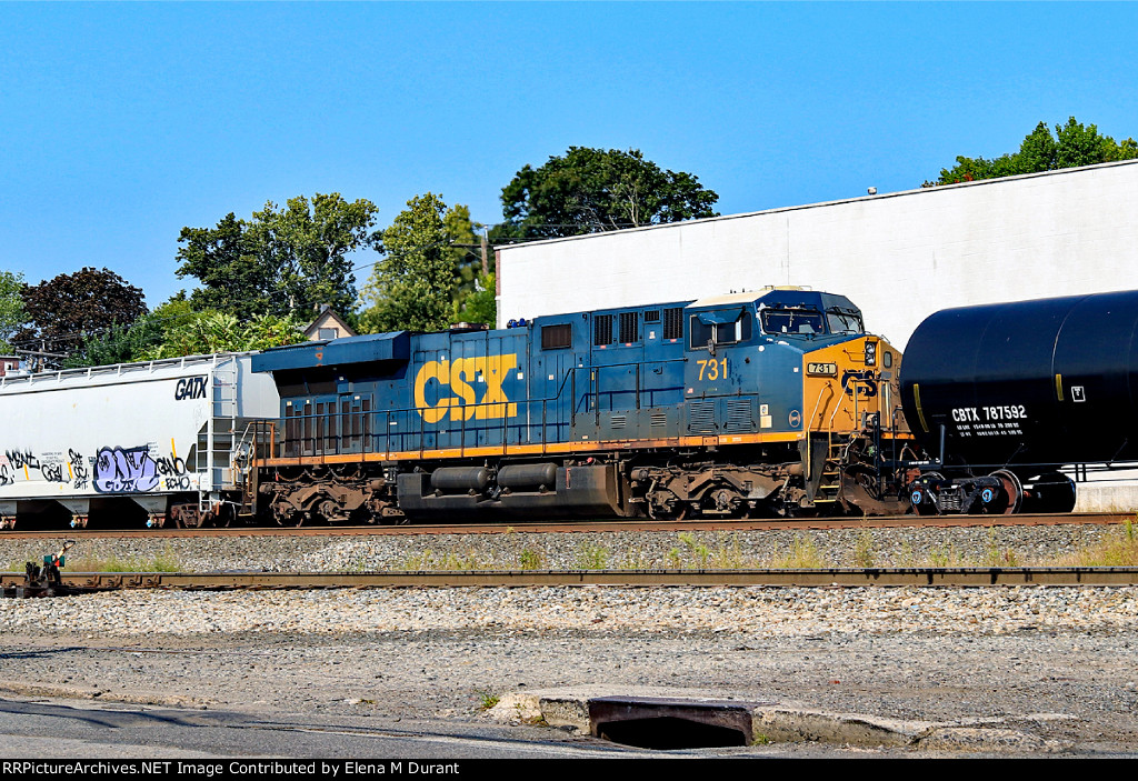 CSX 731 on M-404